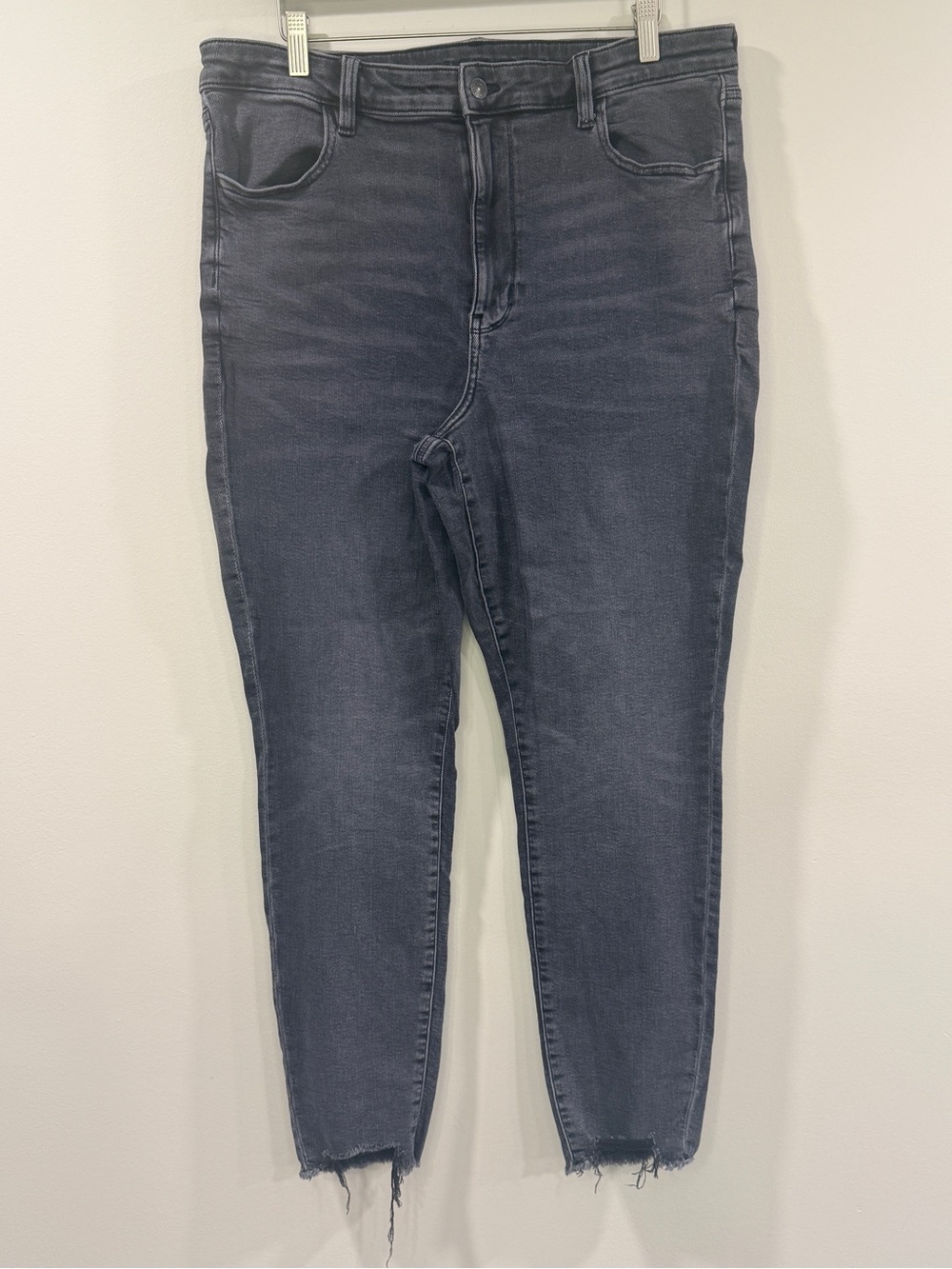 American Eagle Outfitters Womens Dark Gray Distressed Skinny Jeans Size 18